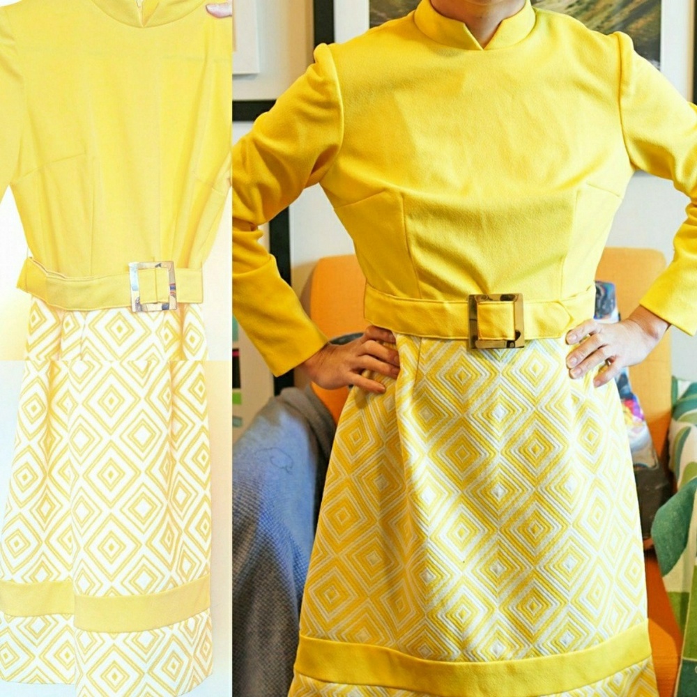 Vintage 60's Dress with Belt - Picture 3 of 3